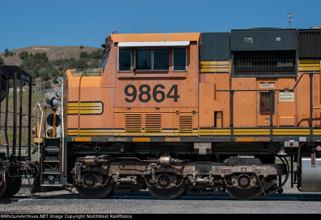 BNSF 9864